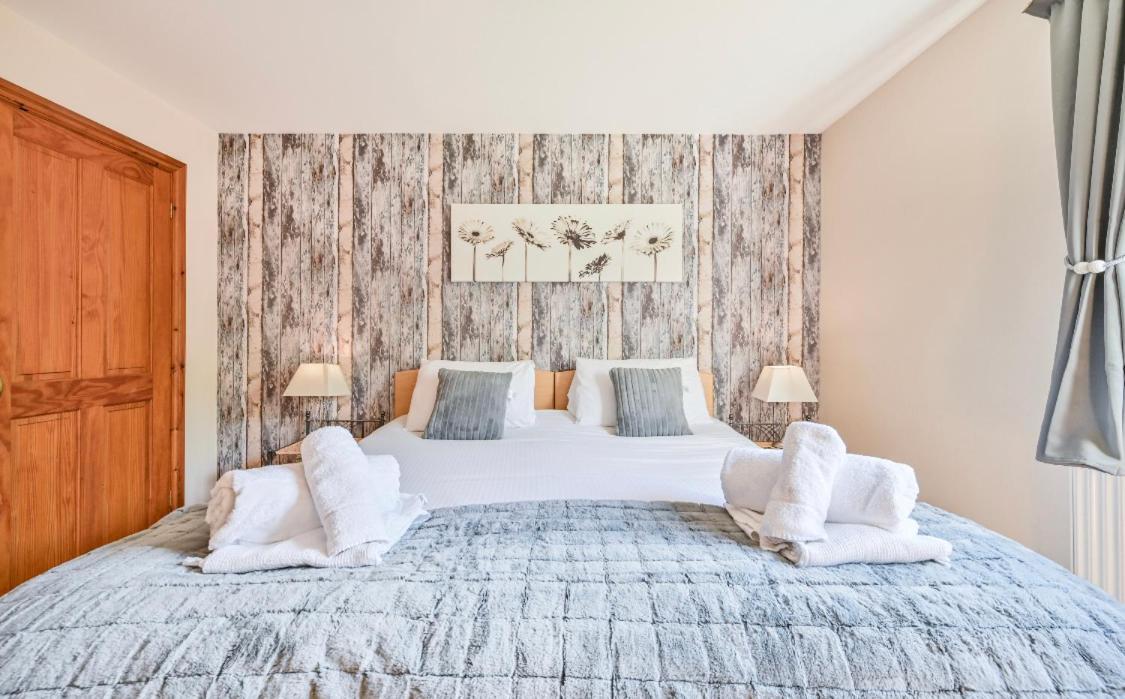 3 Bed Lodge With Ev Point Труро Екстер'єр фото