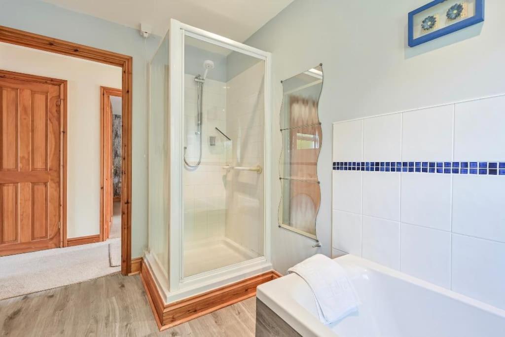3 Bed Lodge With Ev Point Труро Екстер'єр фото